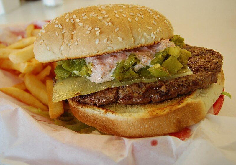 Lựa chọn bổ sung hamburger vào thực đơn cần tuân thủ khẩu phần