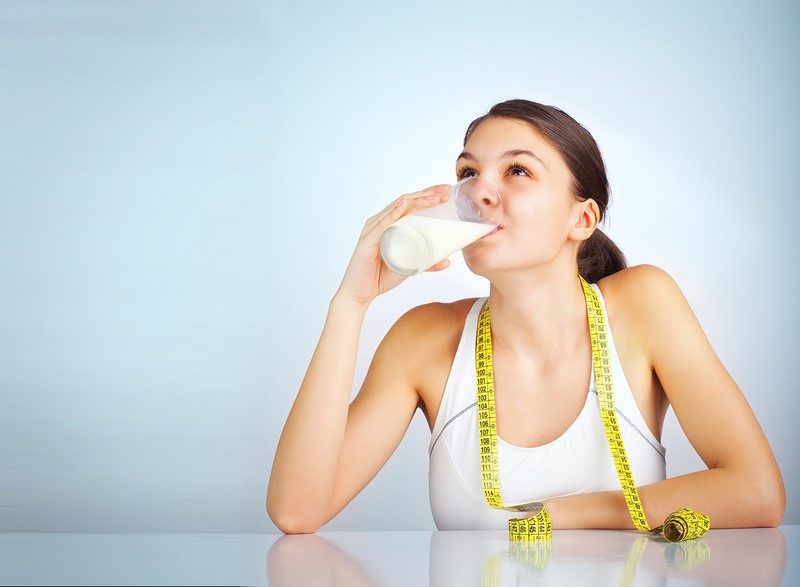 Sữa tươi không đường bao nhiêu calo và thực đơn giảm cân hiệu quả