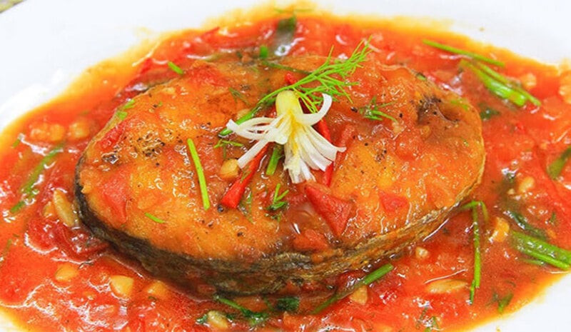 Cá thu sốt cà chua là món ăn được nhiều người ưa chuộng cho bữa cơm ngày đông thêm hoàn hảo