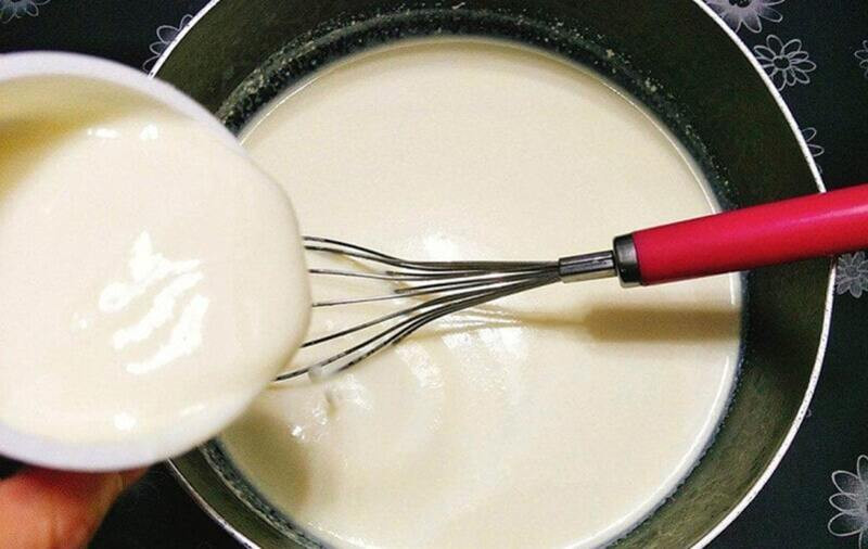 Công đoạn hỗn hợp trứng sữa quyết định đến 70% sự thành công của món kem