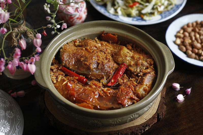 Cá kho chuẩn làng Vũ Đại sẽ có hương vị đặc trưng của riềng và vị ngọt từ cá