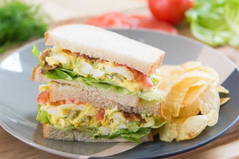 Cách làm bánh mì sandwich kẹp trứng không hề phức tạp nhưng lại mang đến bữa sáng đầy đủ dinh dưỡng