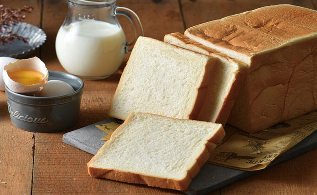 Bánh mì sandwich được làm từ những nguyên liệu quen thuộc, dễ mua