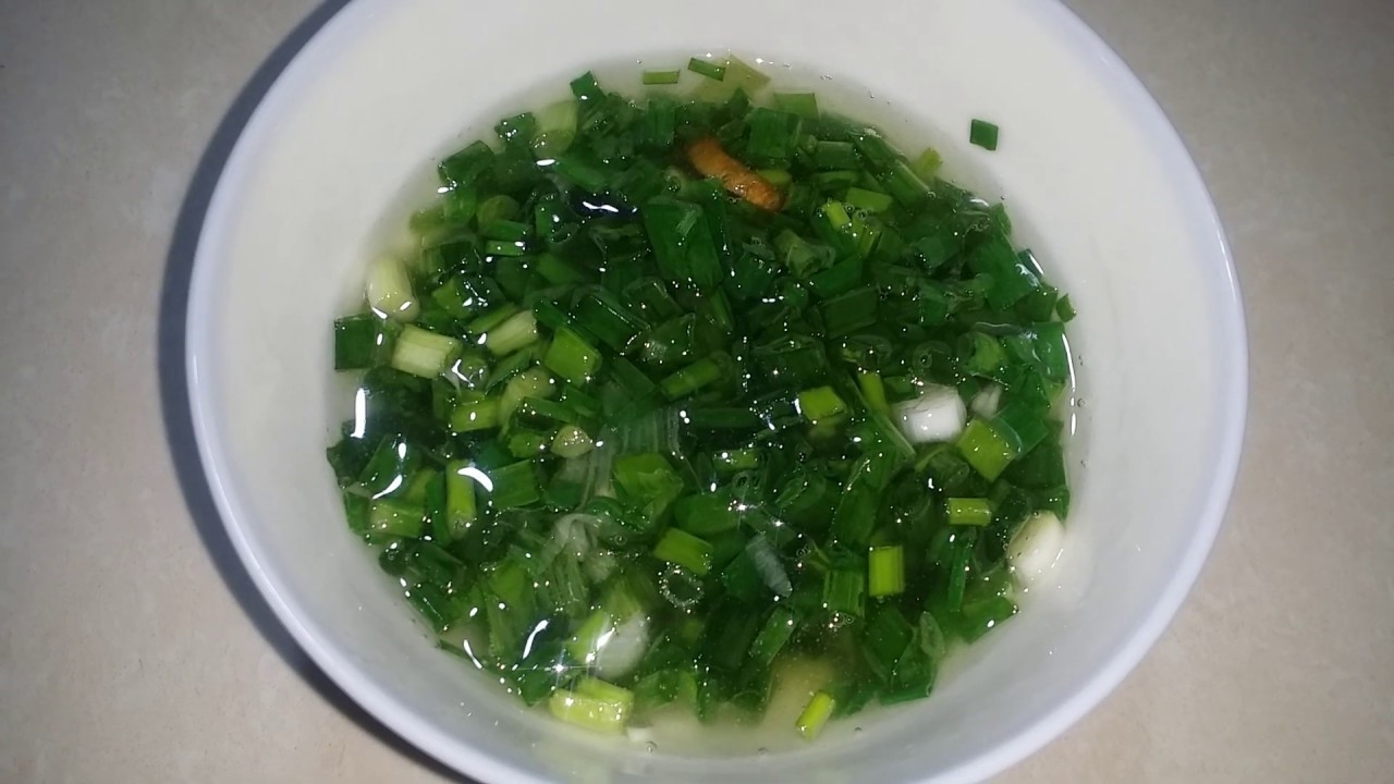 Đổ dầu vào hành lá