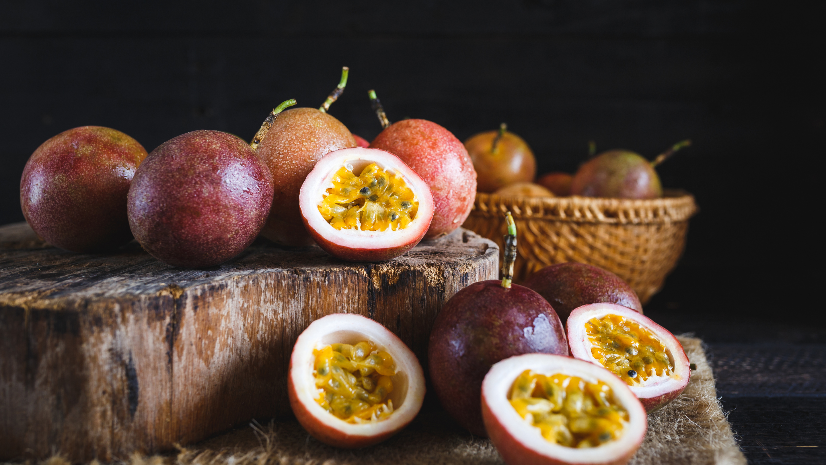 Chanh dây tươi thường có vỏ nhẵn bóng